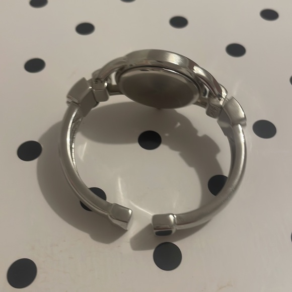 Studio Watch - Picture 2 of 4